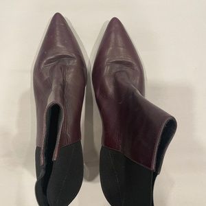 Women’s size 41 (10) short purple and black boots